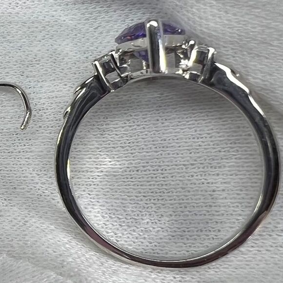Bella Luce Ring, Lavender and Diamond Cubic Zirconium in Sterling Silver, Size 9 - Picture 6 of 9